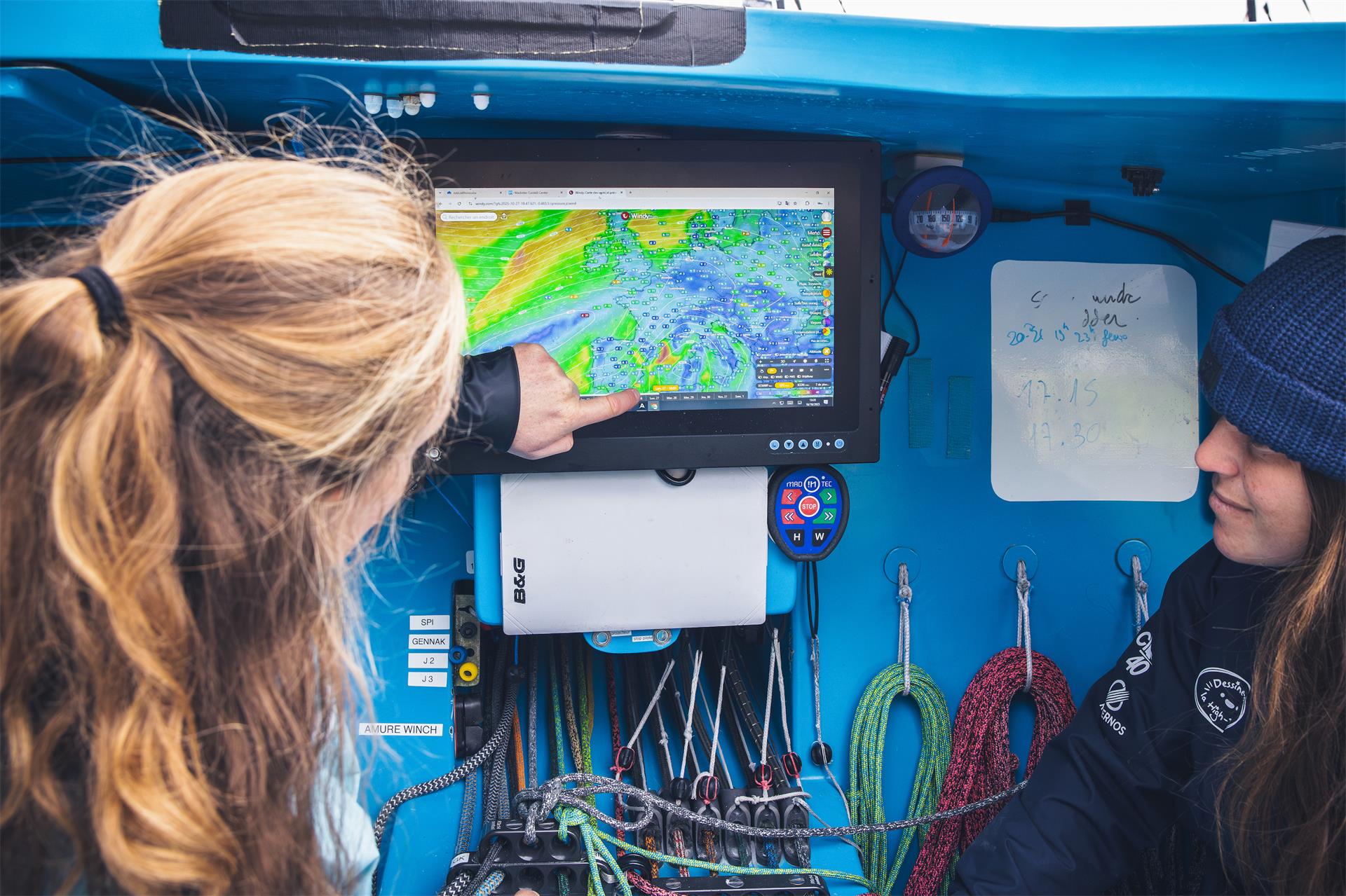 Sihovision-Built Marine Displays Serve as the "Visual Lifeline" for Round-the-World Yacht Races Sihovision-Built Marine Displays Serve as the "Visual Lifeline" for Round-the-World Yacht Races